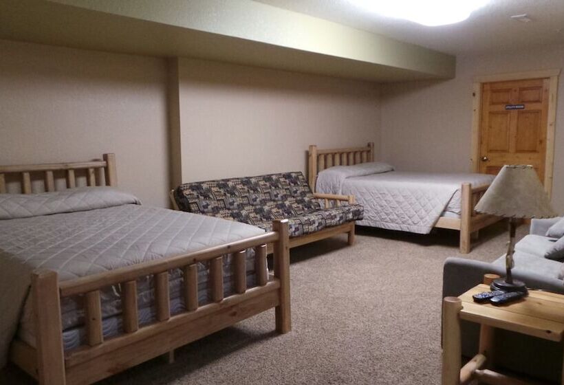 هتل Log Gables   Lake Front