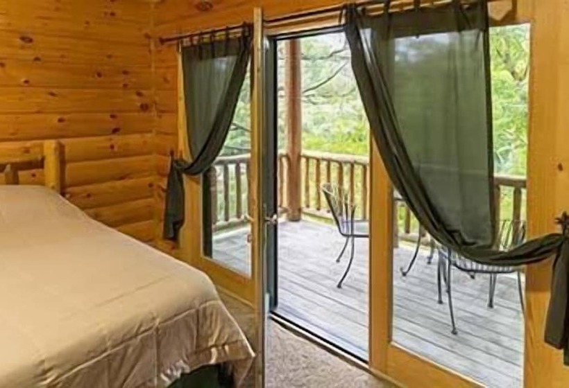 هتل Log Gables   Lake Front