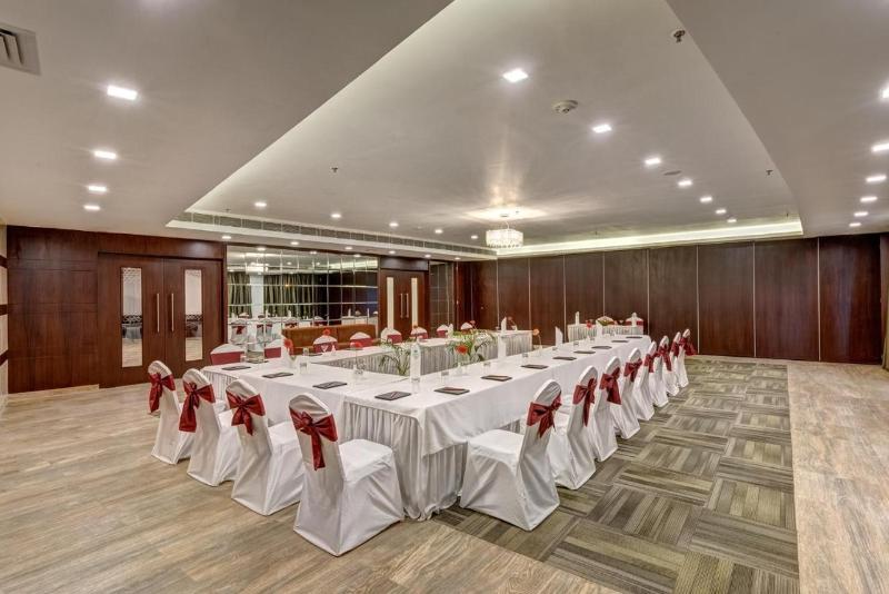 Отель The Fern Residency Asansol