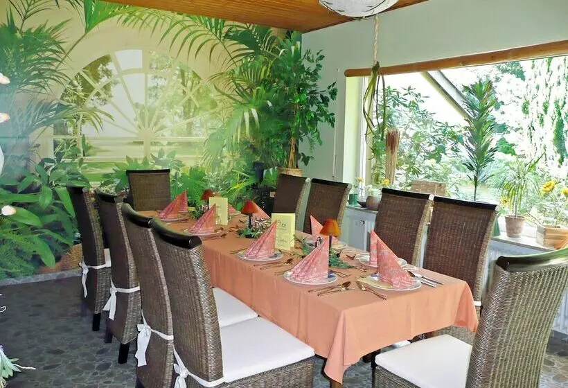 Hotelli Pension Tannenhof