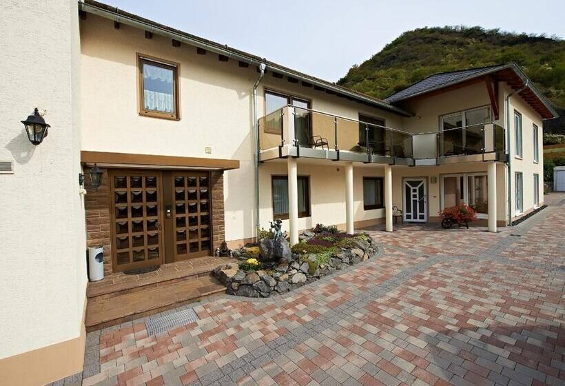 בית מלון כפרי & Restaurant Krone