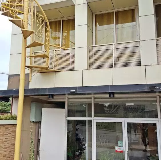 Albergue Palawan Palm Suites