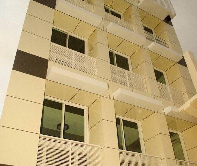 הוסטל Palawan Palm Suites