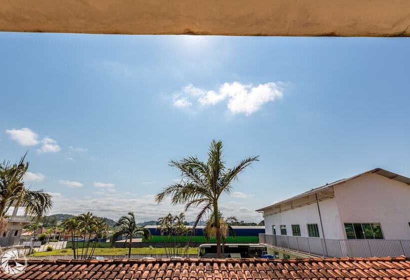 Хостел Pousada Das Estrelas Atibaia