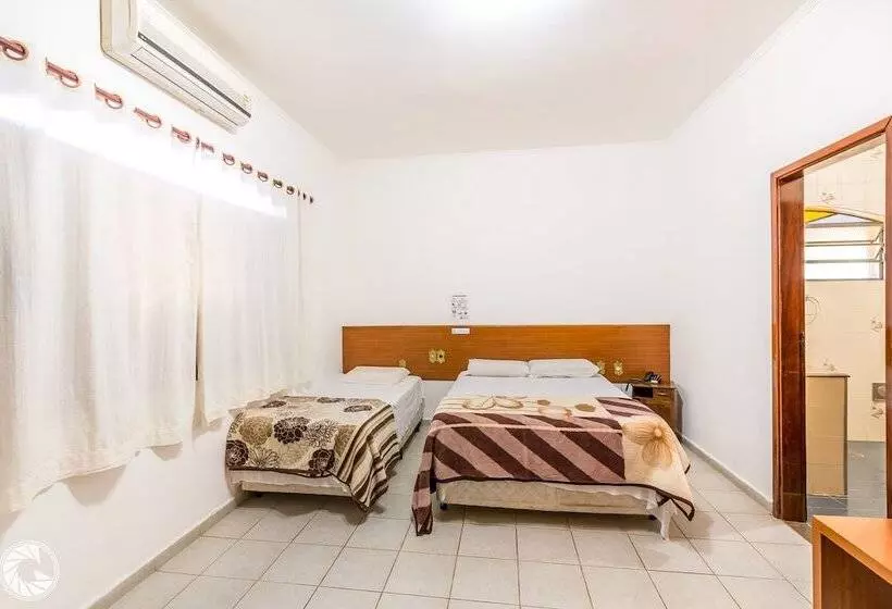 Хостел Pousada Das Estrelas Atibaia