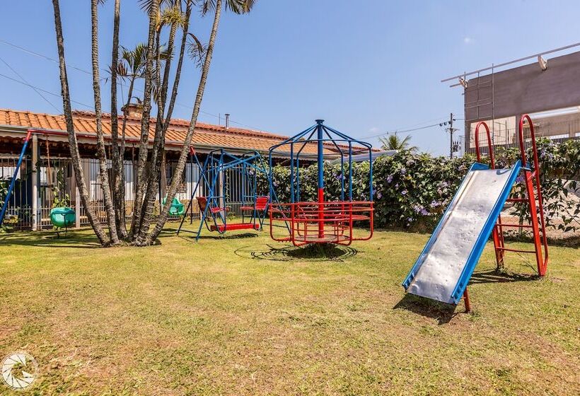 Хостел Pousada Das Estrelas Atibaia