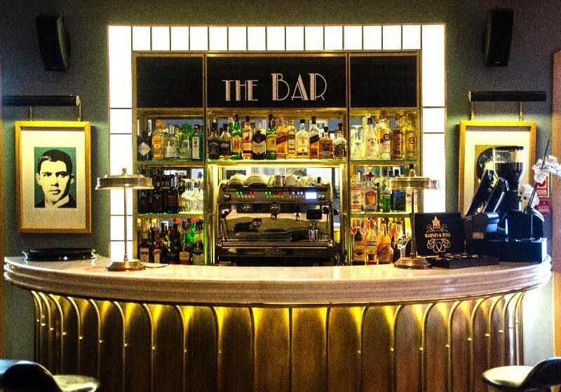 هتل Browns Central