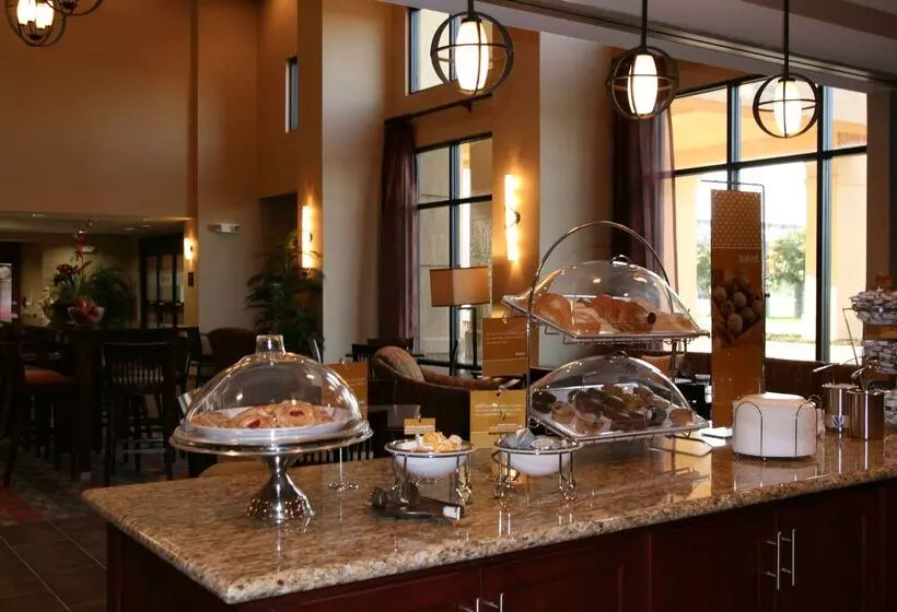 Отель Hampton Inn & Suites West Point