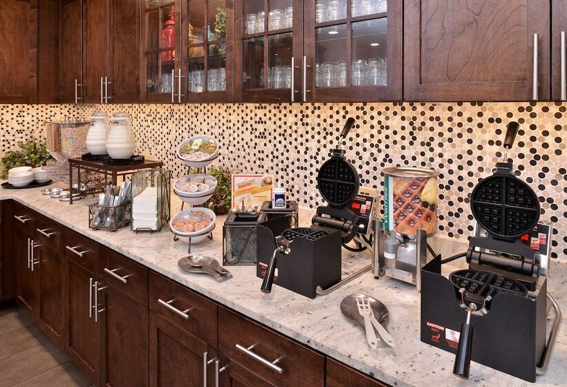 فندق Homewood Suites By Hilton Cincinnati Mason