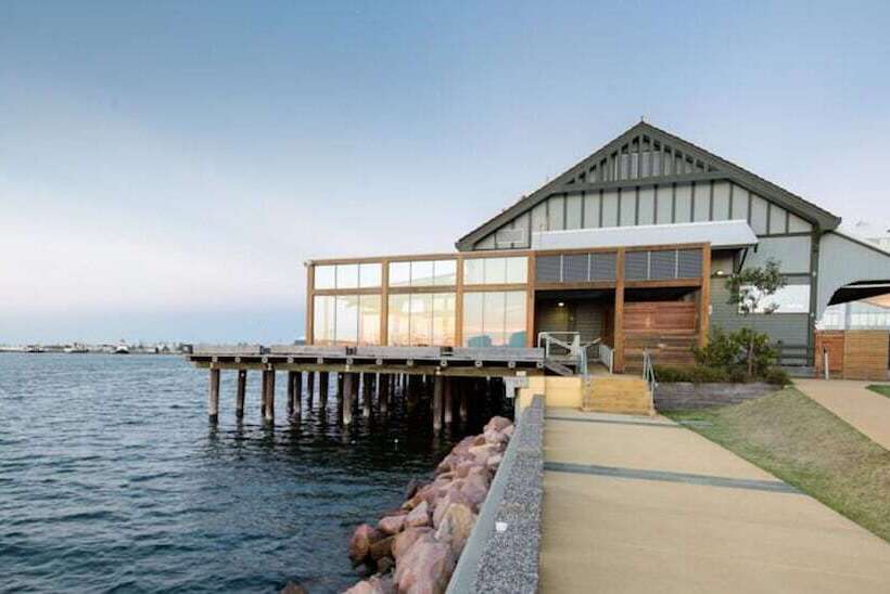 בית מלון כפרי Honeysuckle Executive Apartments