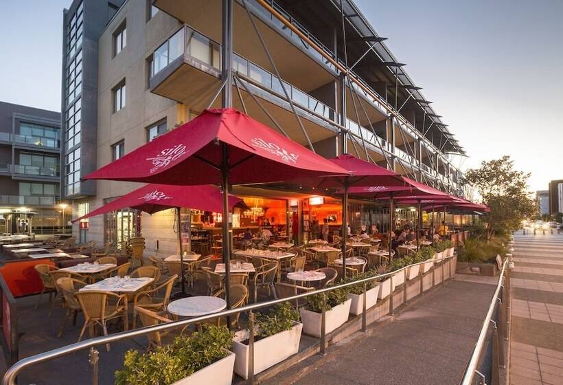 בית מלון כפרי Honeysuckle Executive Apartments