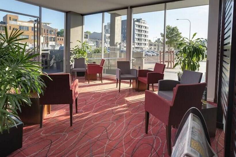 בית מלון כפרי Honeysuckle Executive Apartments