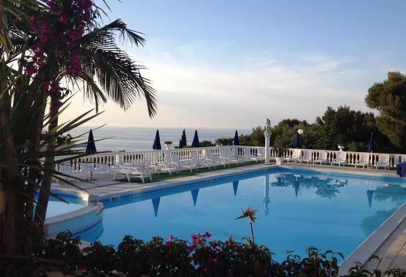 هتل Residence Emarine