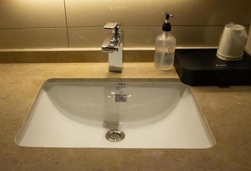 호텔 City Comfort Inn Liupanshui Sports Center