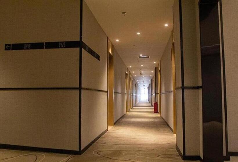 호텔 City Comfort Inn Liupanshui Sports Center