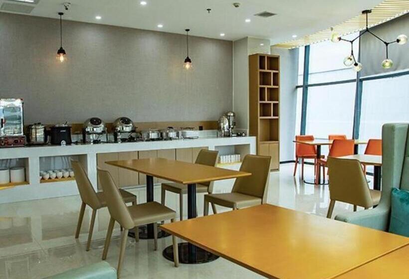 호텔 City Comfort Inn Liupanshui Sports Center