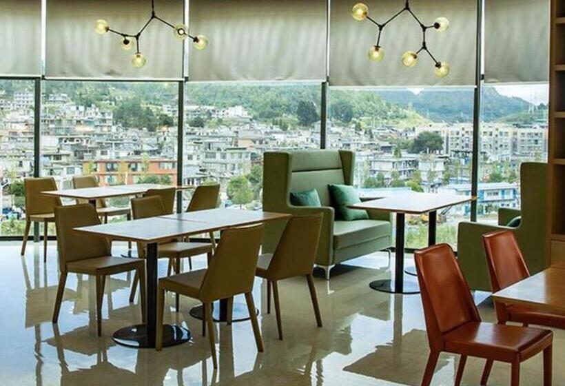 호텔 City Comfort Inn Liupanshui Sports Center