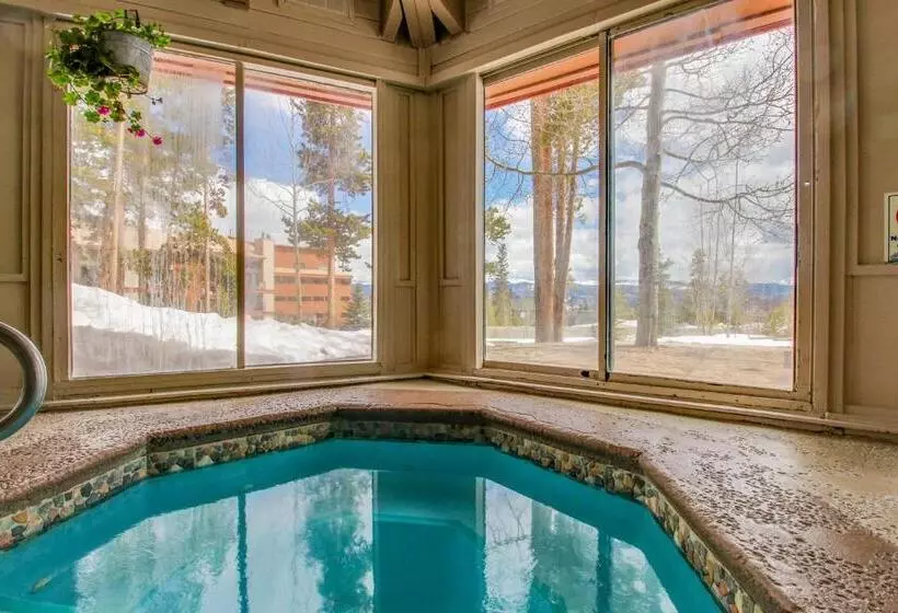 Hotelli Buffalo Village 306