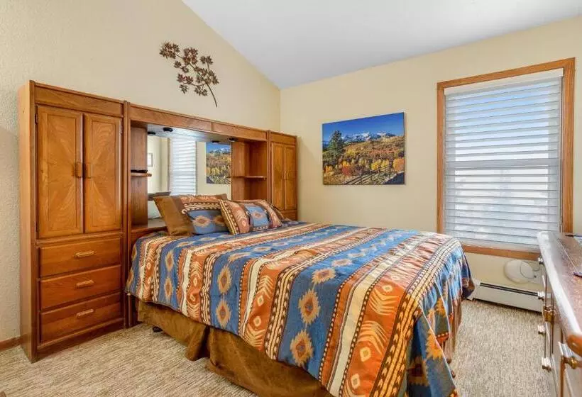 Hotelli Buffalo Village 306