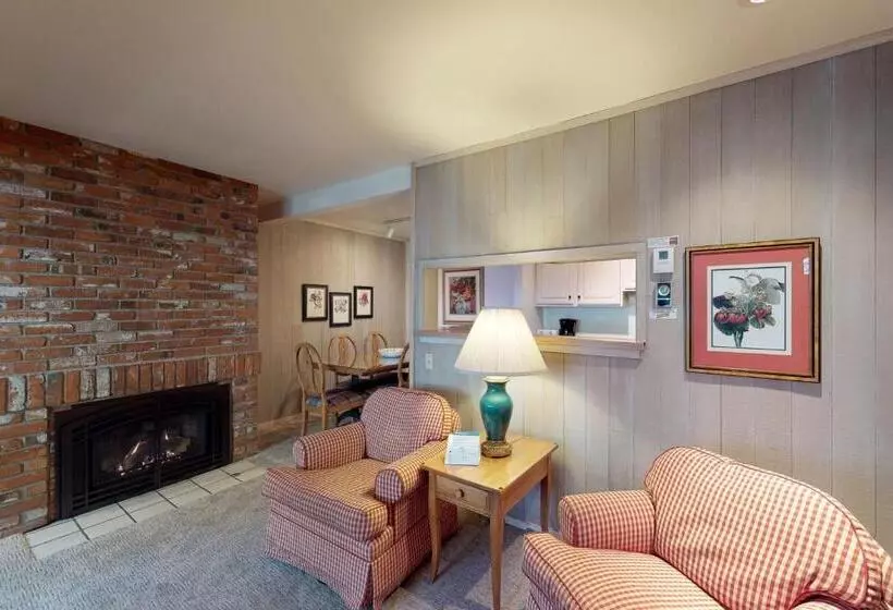 ホテル Prospector Condo
