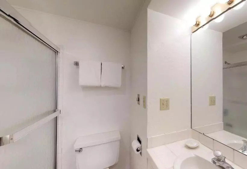 ホテル Prospector Condo