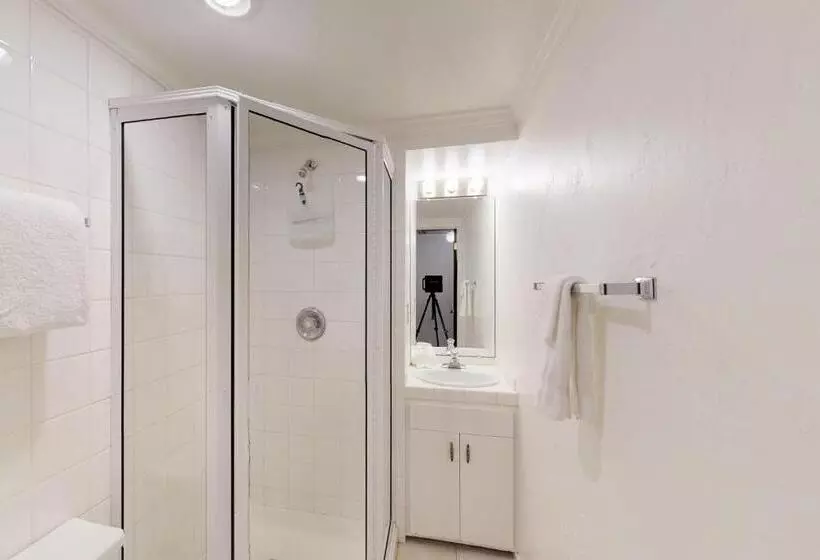 ホテル Prospector Condo