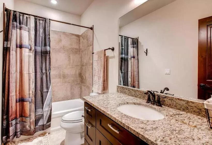 هتل Blue River Condo Unit 203