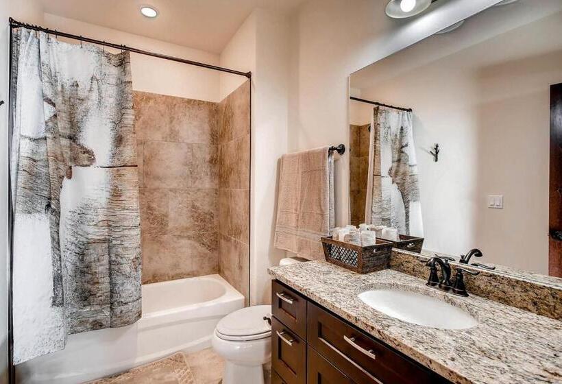 هتل Blue River Condo Unit 203