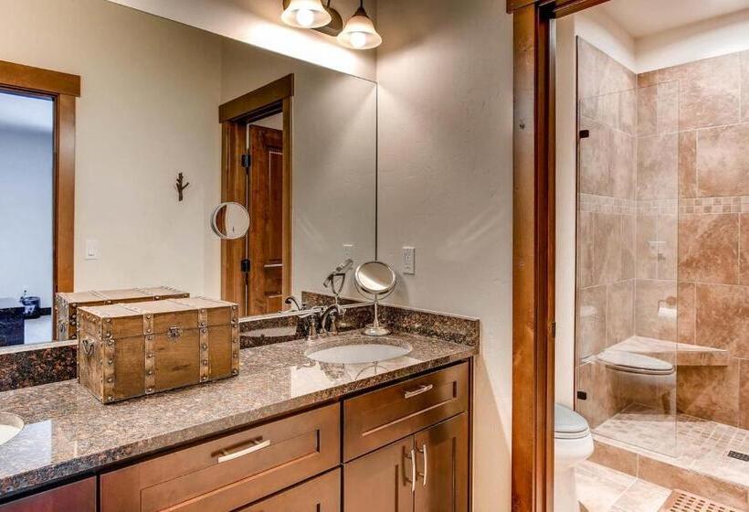 هتل Blue River Condo Unit 203