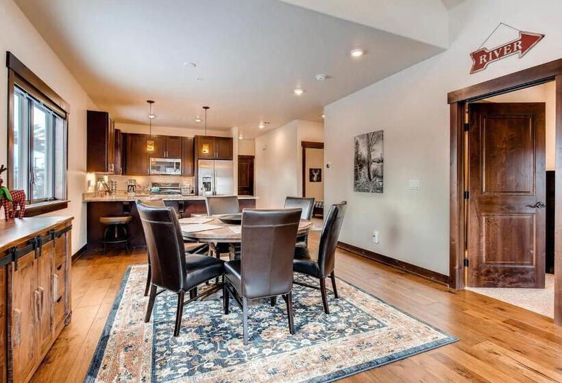 هتل Blue River Condo Unit 203