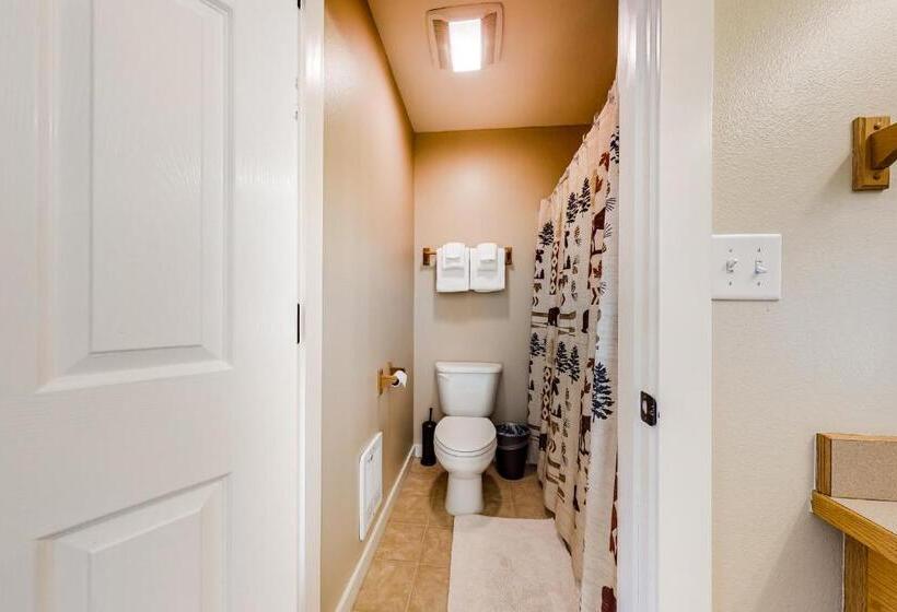 בית מלון כפרי Firelight Chalet 94