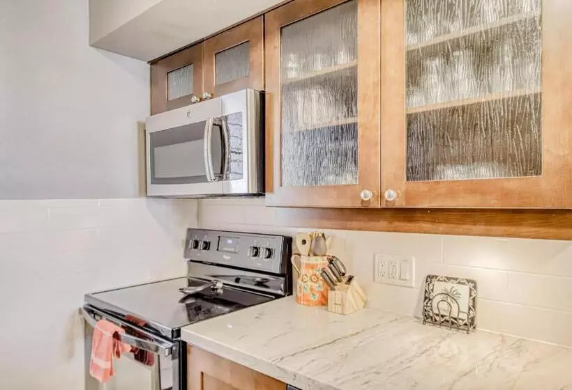 هتل Kahana Villa E610