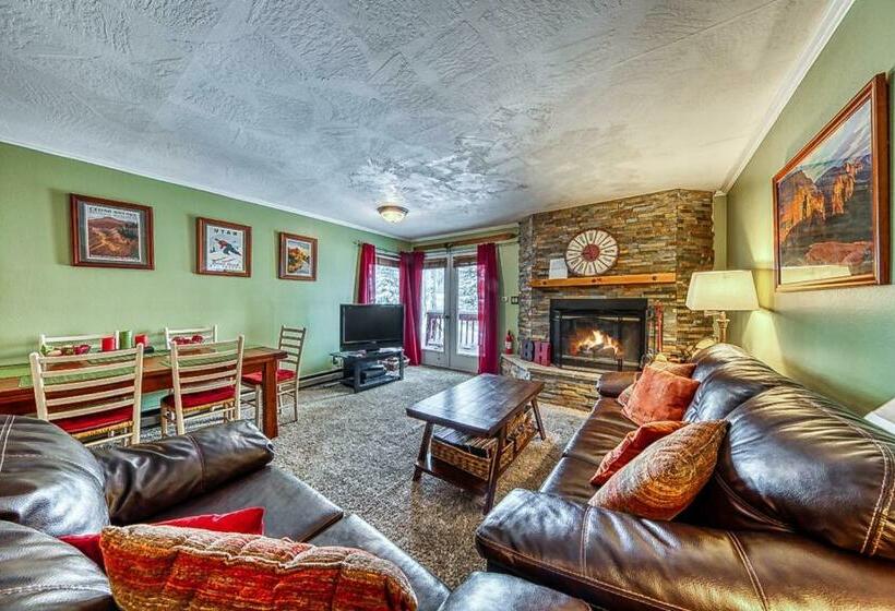 Otel Paradise In The Pines