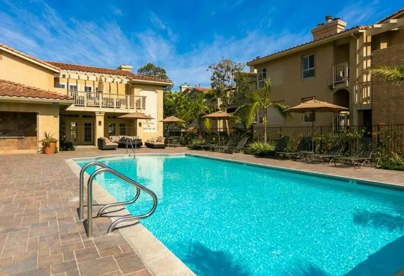 ホテル Ritz Point Condo