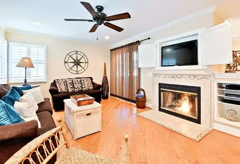 ホテル Ritz Point Condo