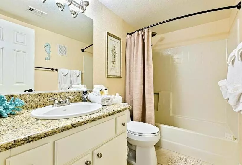 ホテル Ritz Point Condo