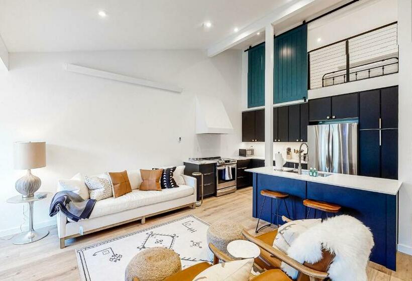 هتل Fish Creek Point