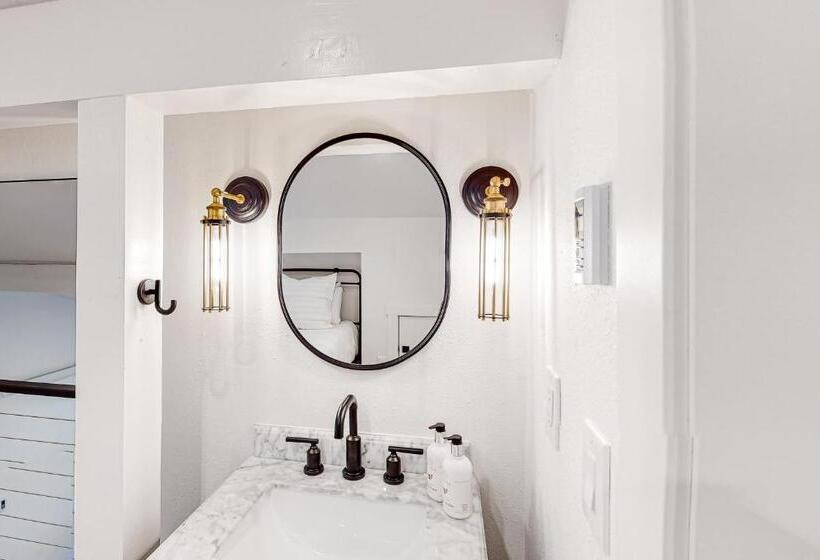 هتل Fish Creek Point