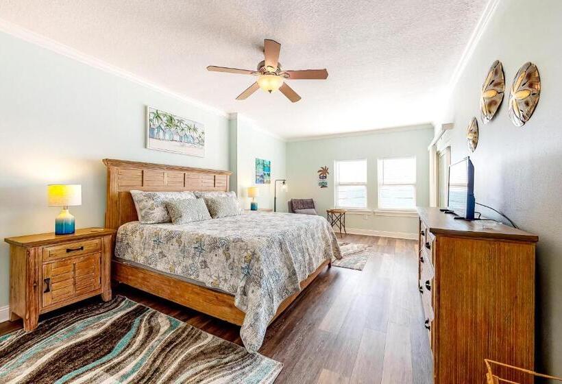 호텔 Paradise Shores 200