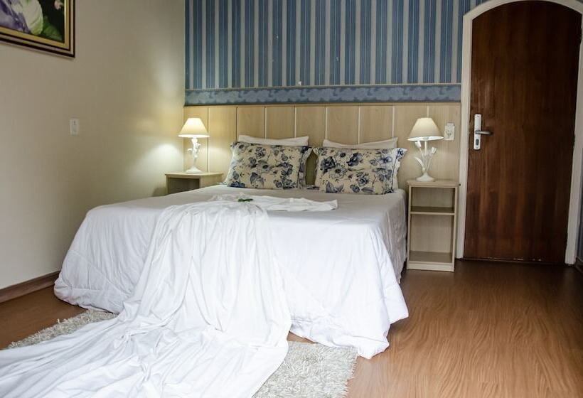 Nocleg ze śniadaniem Chateau Do Luar Prime Em Campos Do Jordao