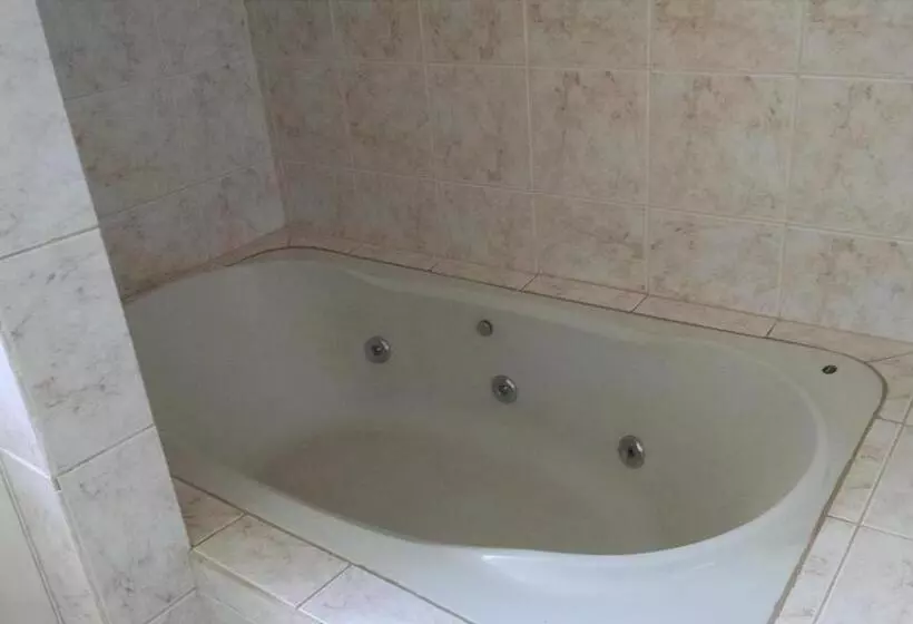 Отель Bekassin Botucatu Hoteis Ltda