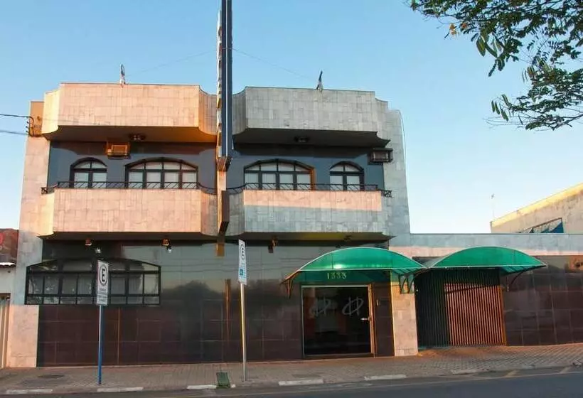 בית מלון כפרי Carolina Plaza