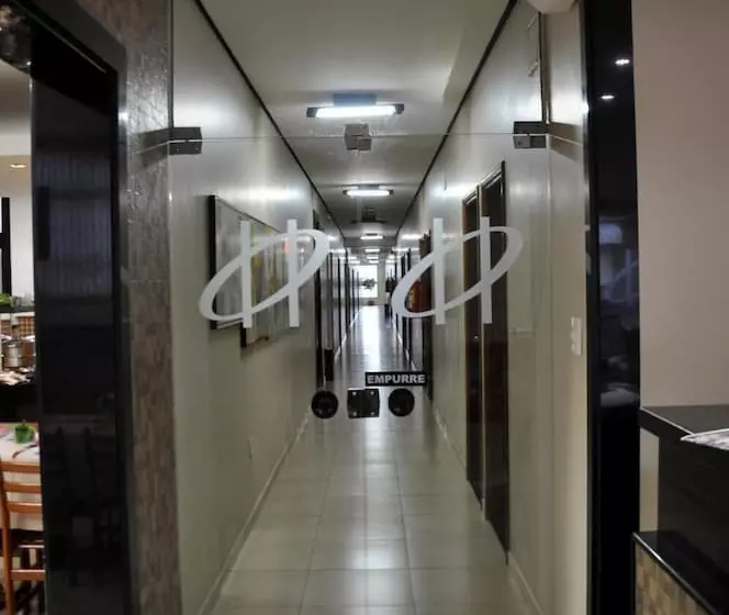 בית מלון כפרי Carolina Plaza