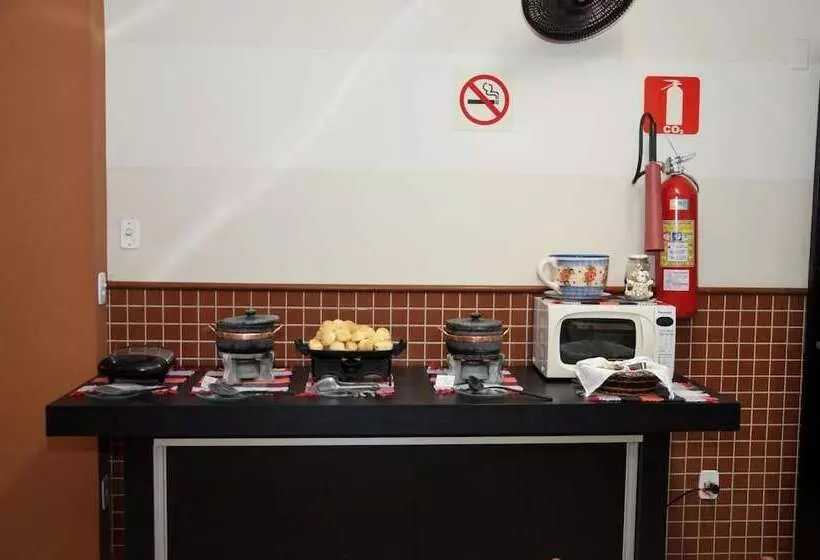 בית מלון כפרי Carolina Plaza