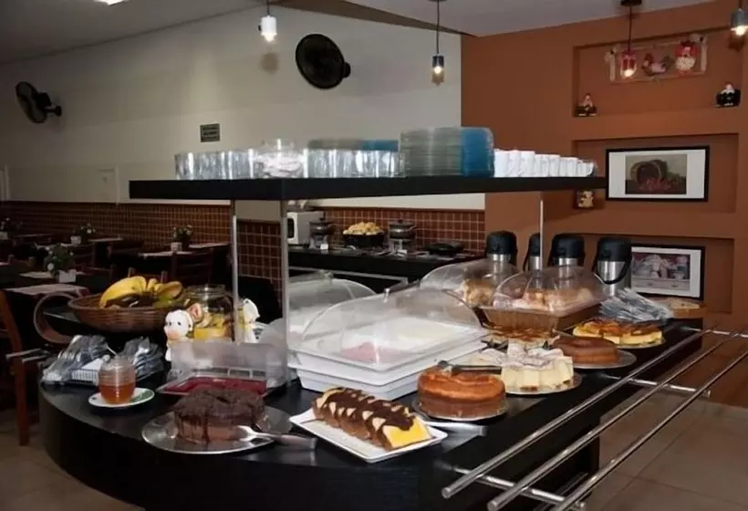 בית מלון כפרי Carolina Plaza