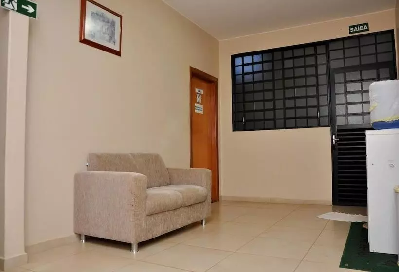 בית מלון כפרי Carolina Plaza