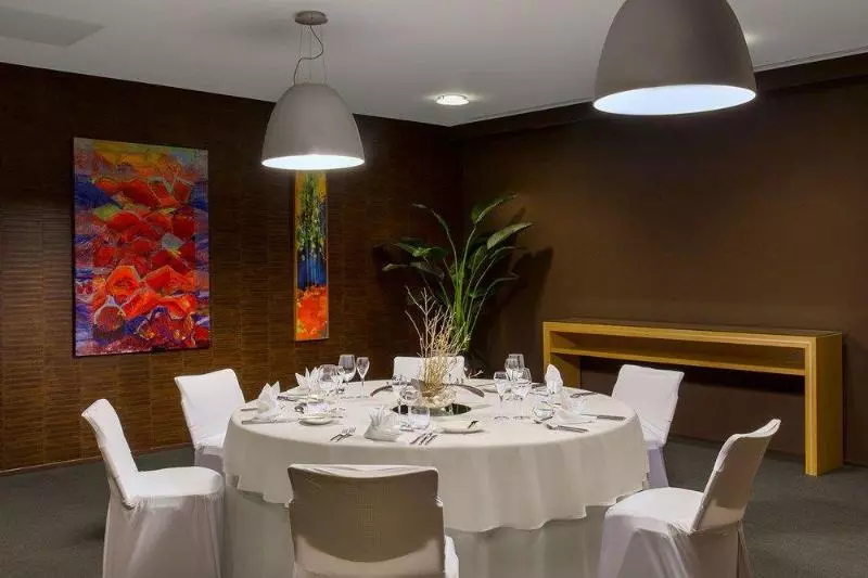 هتل Chateau Royal Beach Resort & Spa, Noumea