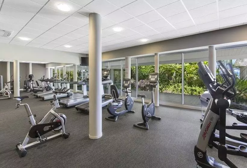 هتل Chateau Royal Beach Resort & Spa, Noumea