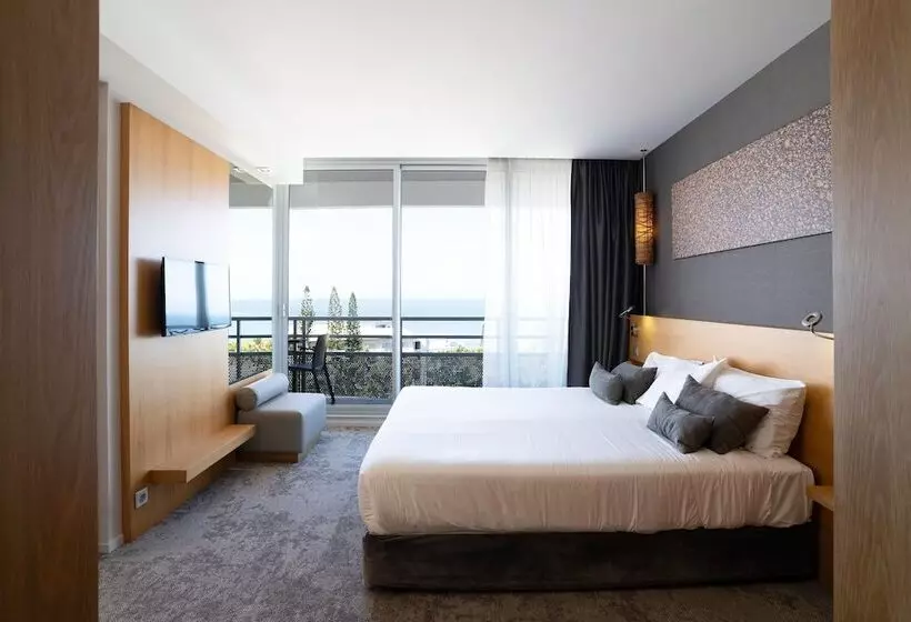 هتل Chateau Royal Beach Resort & Spa, Noumea