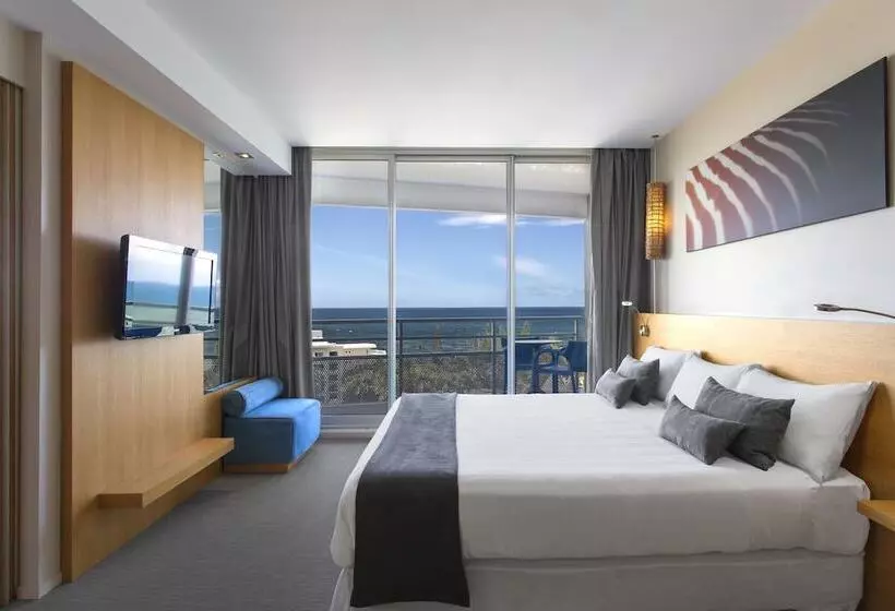 هتل Chateau Royal Beach Resort & Spa, Noumea